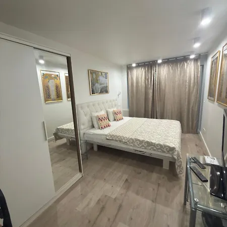 Apartametns For By Henks דירה