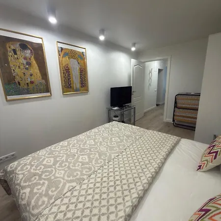 דירה Apartametns For By Henks *